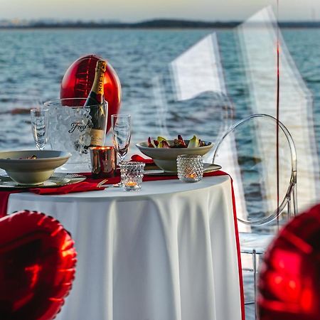 Grand Ht Houseboats - Domki Na Wodzie - Sauna, Jacuzzi, Kominek Мєлно Екстер'єр фото