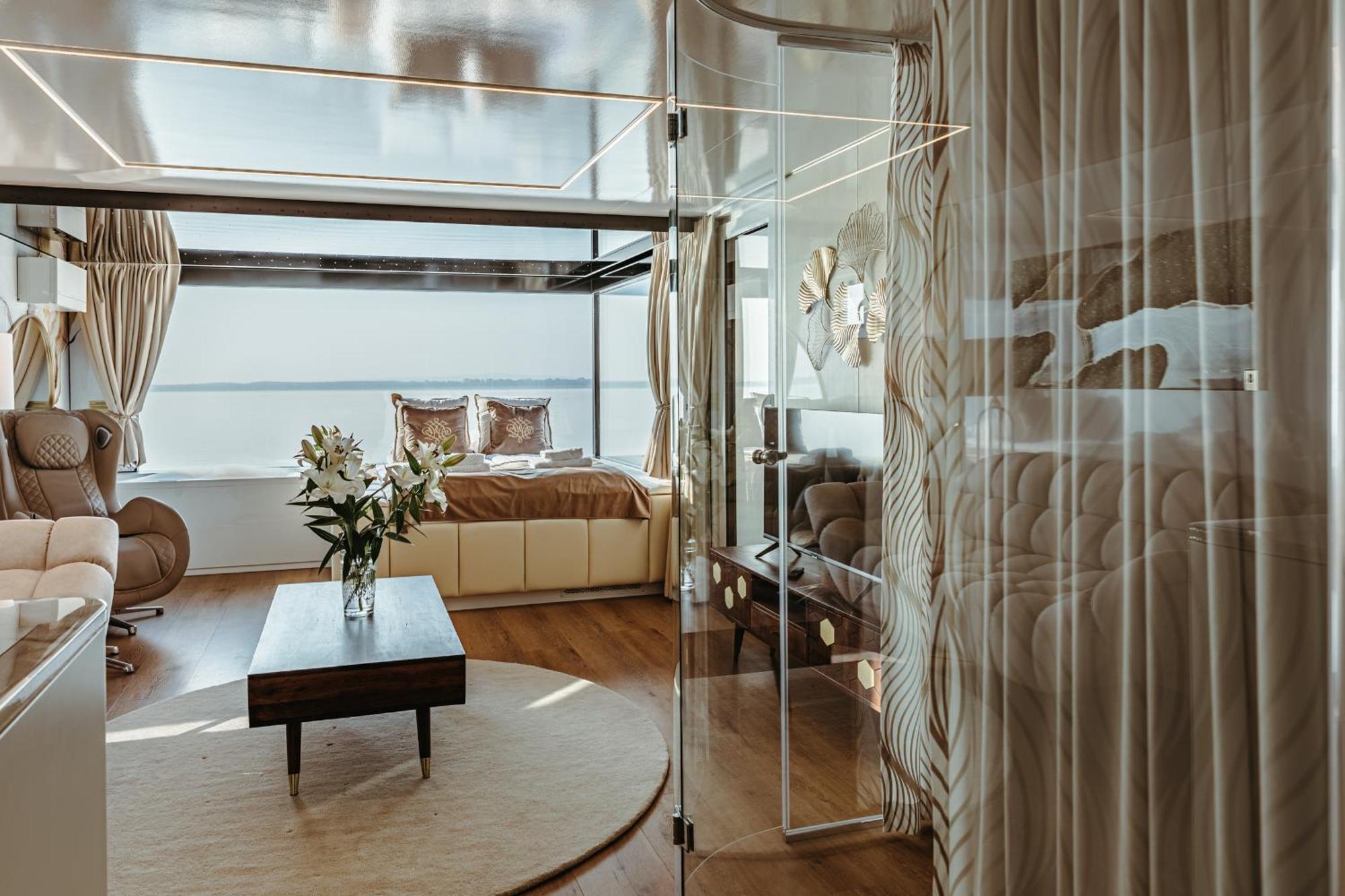 Grand Ht Houseboats - Domki Na Wodzie - Sauna, Jacuzzi, Kominek Мєлно Номер фото
