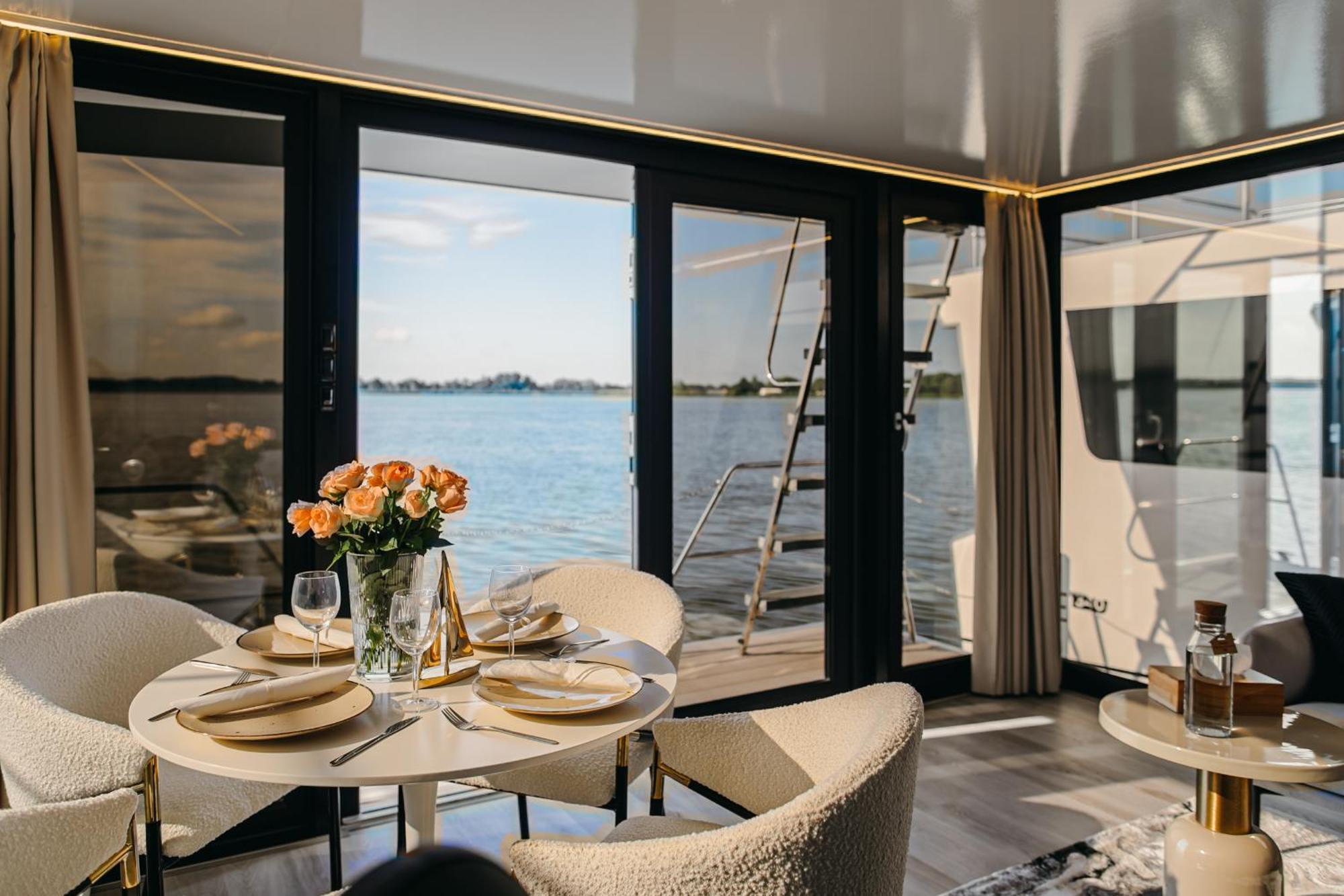 Grand Ht Houseboats - Domki Na Wodzie - Sauna, Jacuzzi, Kominek Мєлно Номер фото